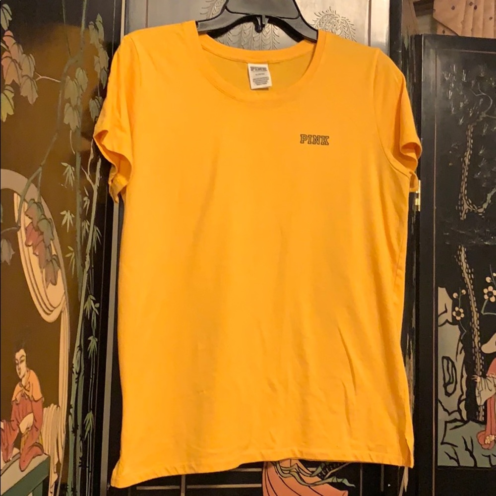 Mustard yellow pink t-shirt